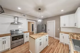 306 Davis St, Weatherford, TX 76086 - Photo 1