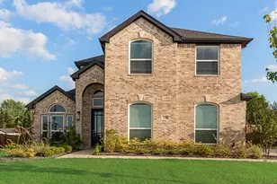1112 E Hidden Lks Dr, DeSoto, TX 75115 - Photo 1