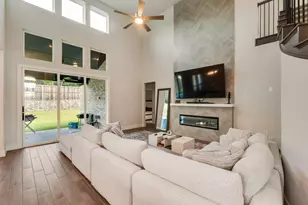1112 E Hidden Lks Dr, DeSoto, TX 75115 - Photo 11
