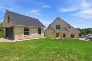 6107 Grande Cove Ct, Granbury, TX 76049 - Photo 3