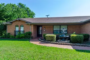 509 NW Mound St, Burleson, TX 76028 - Photo 3