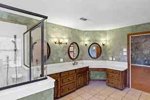 509 NW Mound St, Burleson, TX 76028 - Photo 19