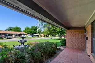 509 NW Mound St, Burleson, TX 76028 - Photo 5