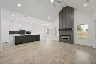 4808 Sunshine Dr, Fort Worth, TX 76105 - Photo 5