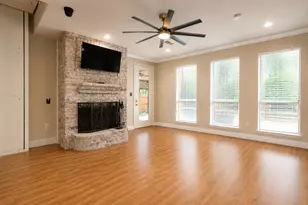 609 Trails End Ct, Hurst, TX 76054 - Photo 7