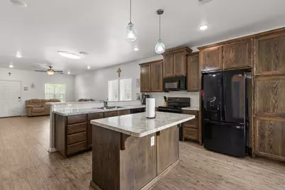 300 N Bermuda Street, Lacy Lakeview, TX 76705 - Photo 9
