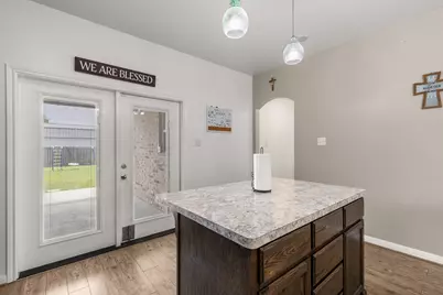 300 N Bermuda Street, Lacy Lakeview, TX 76705 - Photo 11