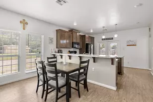 300 N Bermuda St, Lacy Lakeview, TX 76705 - Photo 7