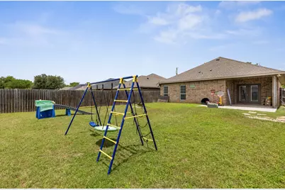 300 N Bermuda Street, Lacy Lakeview, TX 76705 - Photo 25