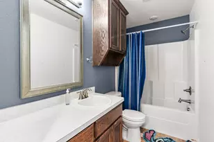300 N Bermuda St, Lacy Lakeview, TX 76705 - Photo 15