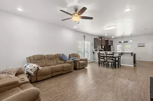 300 N Bermuda St, Lacy Lakeview, TX 76705 - Photo 3