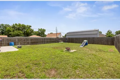 300 N Bermuda Street, Lacy Lakeview, TX 76705 - Photo 27