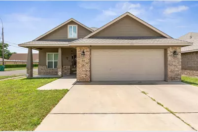 300 N Bermuda Street, Lacy Lakeview, TX 76705 - Photo 1