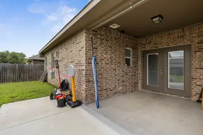 300 N Bermuda Street, Lacy Lakeview, TX 76705 - Photo 23