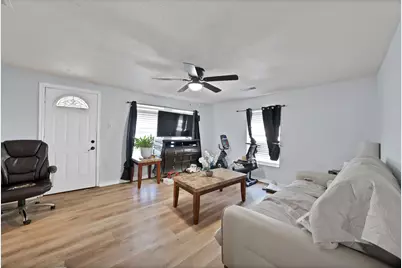 1717 E Harvey Avenue, Fort Worth, TX 76104 - Photo 9