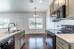 602 Washington St, McGregor, TX 76657 - Photo 5