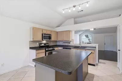 1424 Ridgecreek Drive, Lewisville, TX 75067 - Photo 9