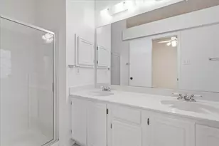 1424 Ridgecreek Dr, Lewisville, TX 75067 - Photo 13