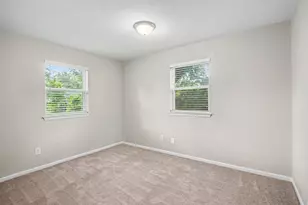 809 E Bovell St, Crowley, TX 76036 - Photo 11