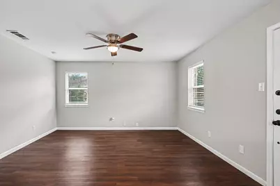 809 E Bovell Street, Crowley, TX 76036 - Photo 3
