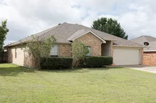 1807 Bertram Dr, Mansfield, TX 76063 - Photo 3