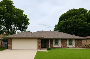 1421 Bryan Dr, Bedford, TX 76022 - Photo 1