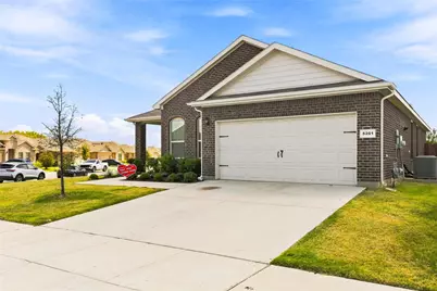5201 Petal Meadows Drive, Fort Worth, TX 76179 - Photo 3