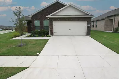 5201 Petal Meadows Drive, Fort Worth, TX 76179 - Photo 3