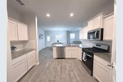 5201 Petal Meadows Drive, Fort Worth, TX 76179 - Photo 5