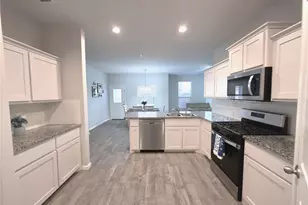 5201 Petal Mdws Dr, Fort Worth, TX 76179 - Photo 5