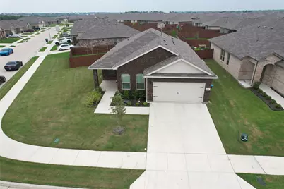 5201 Petal Meadows Drive, Fort Worth, TX 76179 - Photo 5