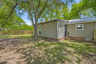 979 W Pecan St, Stephenville, TX 76401 - Photo 23