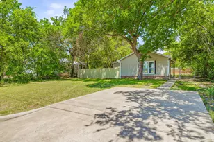 979 W Pecan St, Stephenville, TX 76401 - Photo 5