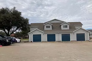 141 Valley View Dr, Lewisville, TX 75067 - Photo 5