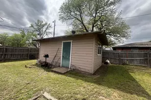301 Makarwich Ct, River Oaks, TX 76114 - Photo 5