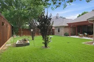 8332 Valley Oaks Dr, North Richland Hills, TX 76182 - Photo 37