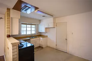 11332 Lanewood Cir, Dallas, TX 75218 - Photo 9