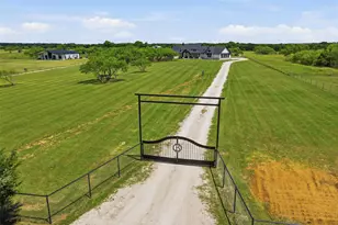 519 Reason Jones Rd, Valley View, TX 76272 - Photo 5