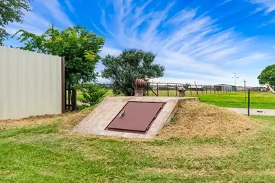 8085 Jackson Road, Krum, TX 76249 - Photo 39