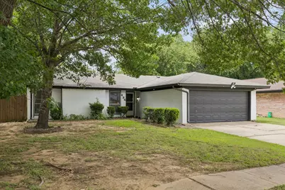 434 Stonehenge Drive, Arlington, TX 76014 - Photo 3