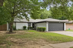 434 Stonehenge Dr, Arlington, TX 76014 - Photo 3