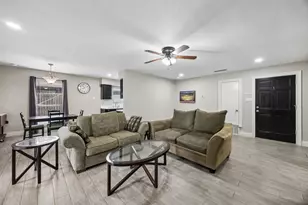 434 Stonehenge Dr, Arlington, TX 76014 - Photo 5