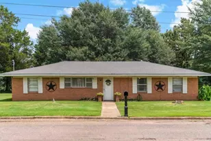 530 NE 26th St, Paris, TX 75460 - Photo 1