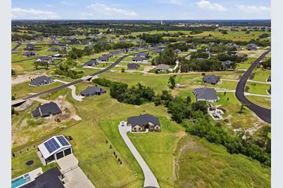 915 Taylor Branch, Springtown, TX 76082 - Photo 31