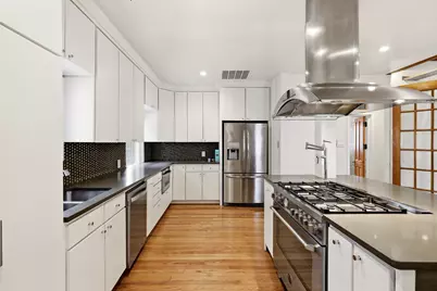 825 Thomasson Drive, Dallas, TX 75208 - Photo 11
