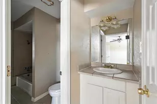 2411 Meadow Creek Dr, Carrollton, TX 75006 - Photo 15