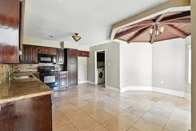 2411 Meadow Creek Drive, Carrollton, TX 75006 - Photo 5