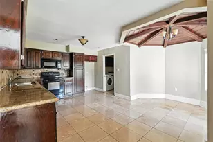 2411 Meadow Creek Dr, Carrollton, TX 75006 - Photo 5