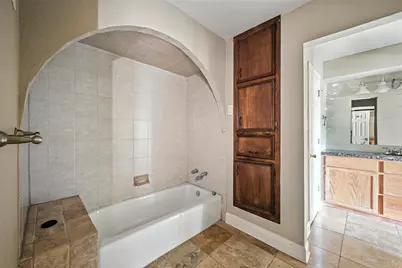 2411 Meadow Creek Drive, Carrollton, TX 75006 - Photo 9