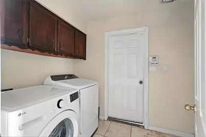 2411 Meadow Creek Drive, Carrollton, TX 75006 - Photo 19